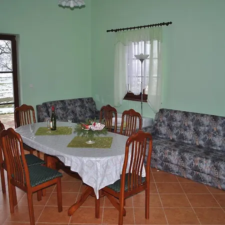 - Turisticna Kmetija Vrbnjak Apartment *